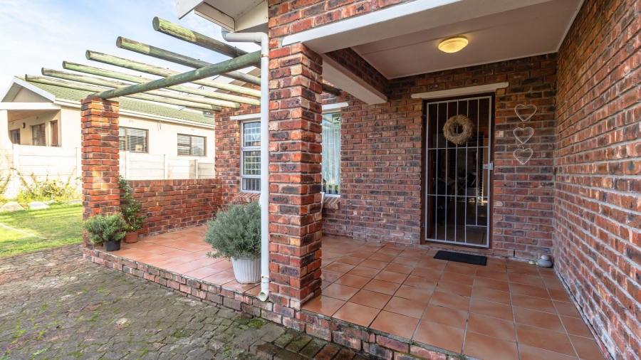 3 Bedroom Property for Sale in De Kelders Western Cape